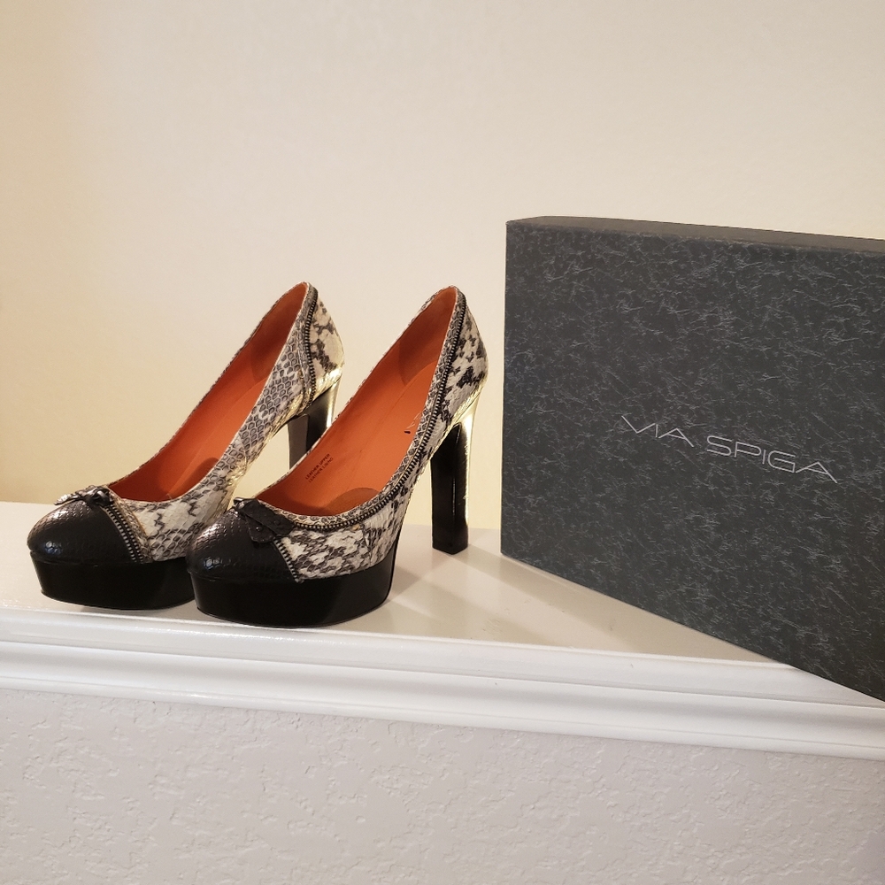 Platform Pumps by Via Spiga!